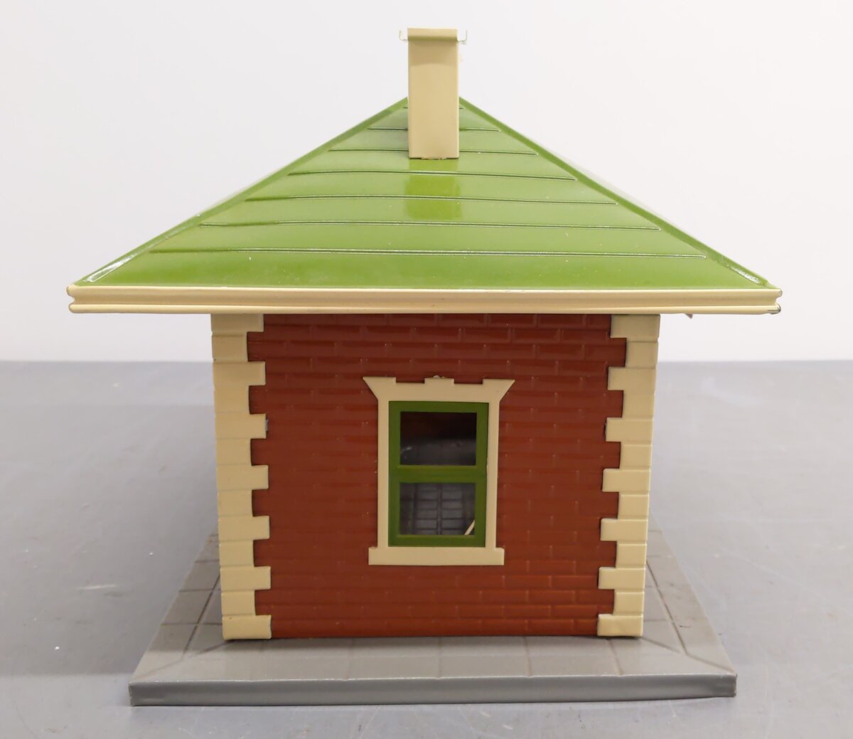 Lionel 124 Vintage Standard Gauge Lionel City Tinplate Station w/ Lights