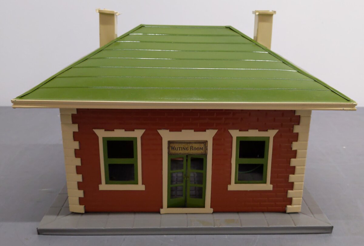 Lionel 124 Vintage Standard Gauge Lionel City Tinplate Station w/ Lights