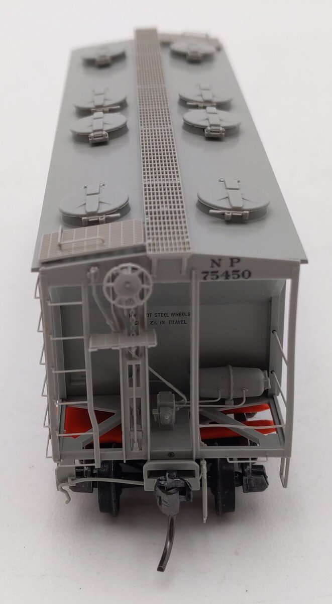 Kadee 8031 HO Northern Pacific PS-2 2-Bay Covered Hopper #75450 LN/Box