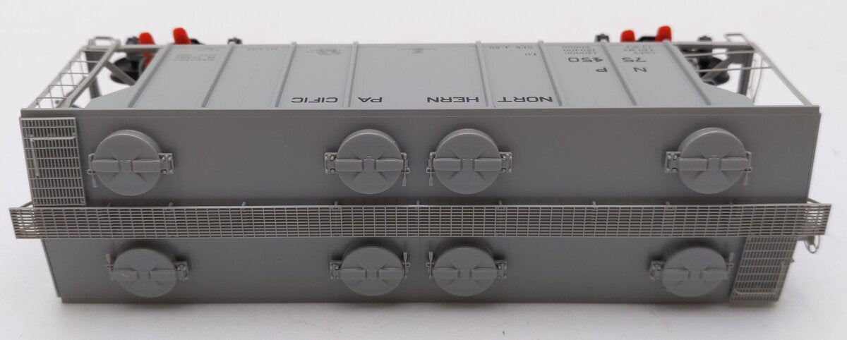 Kadee 8031 HO Northern Pacific PS-2 2-Bay Covered Hopper #75450 LN/Box