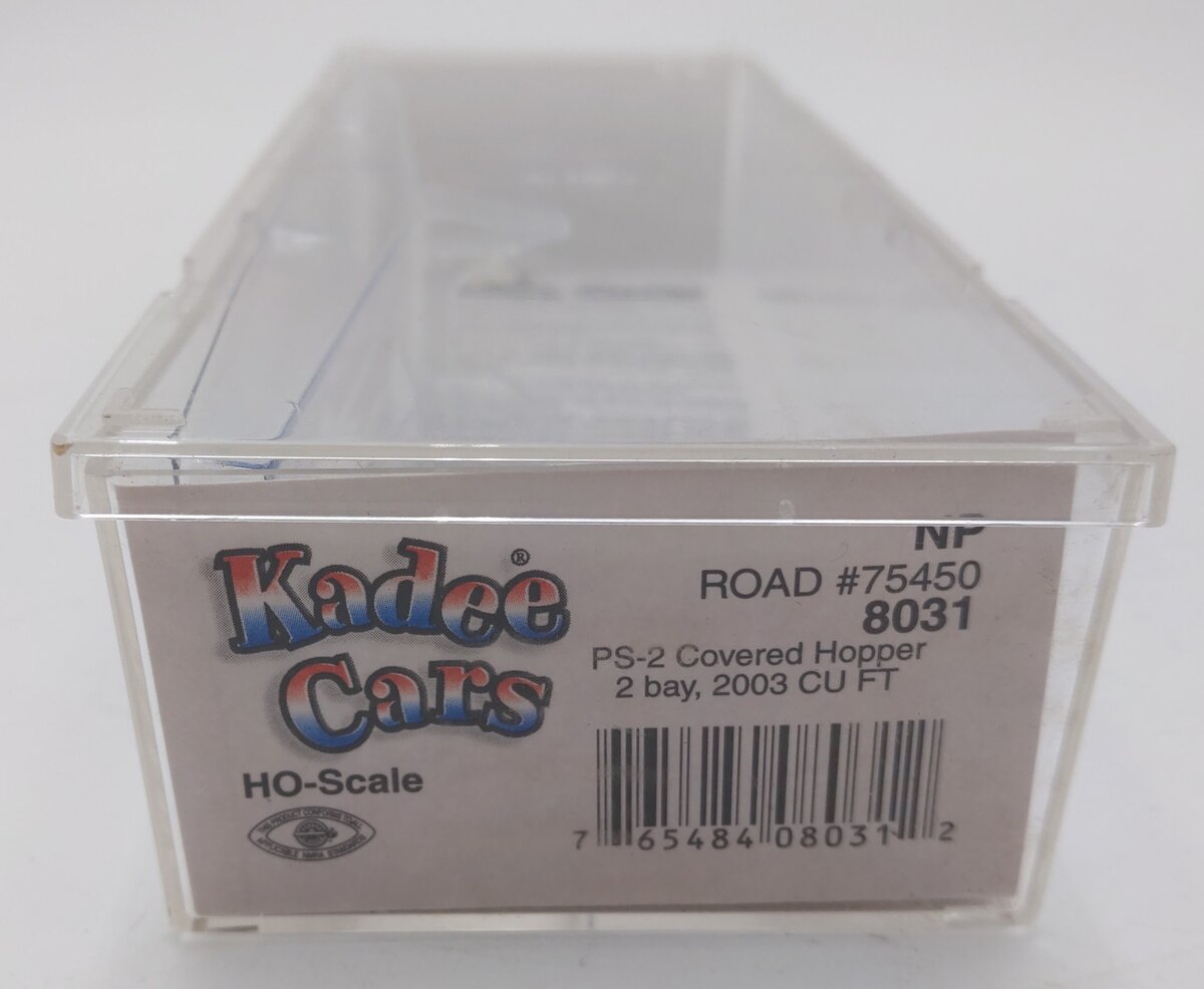 Kadee 8031 HO Northern Pacific PS-2 2-Bay Covered Hopper #75450 LN/Box