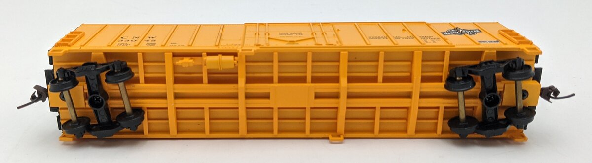 Walthers 932-3601 HO Scale C&NW 50' Exterior Post Boxcar #33045 LN/Box