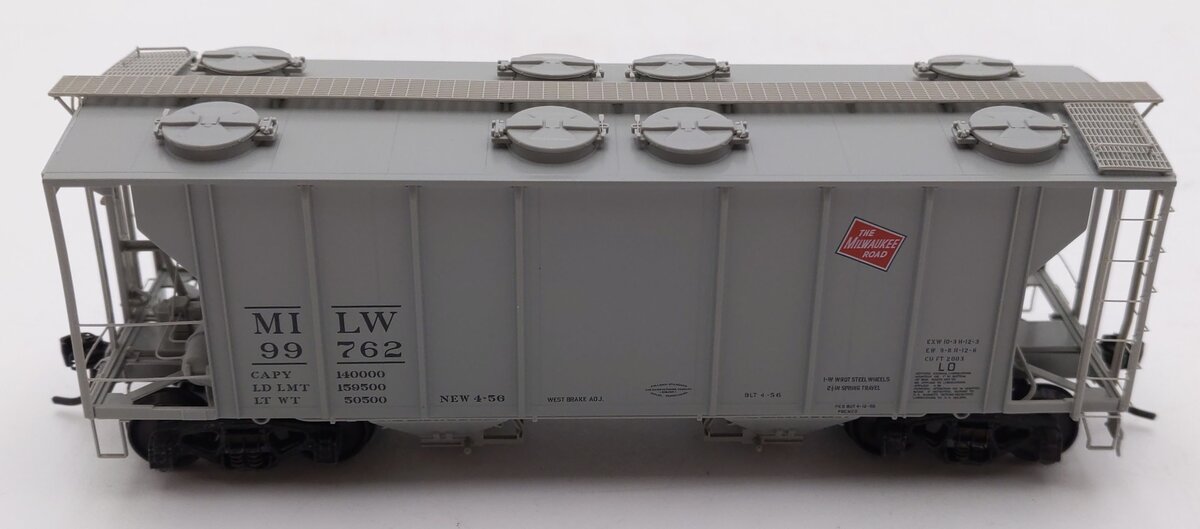 Kadee 8326 HO Scale Milwaukee Road PS-2 2-Bay Covered Hopper Car #99762 LN/Box
