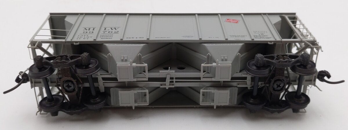 Kadee 8326 HO Scale Milwaukee Road PS-2 2-Bay Covered Hopper Car #99762 LN/Box