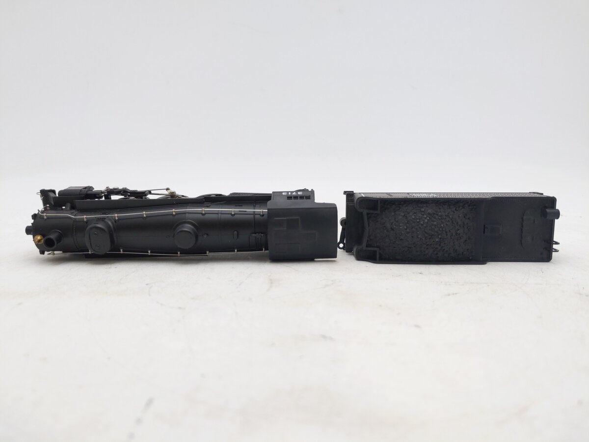 IHC M9895 HO Gauge Boston & Maine Class P-4 4-6-2 Pacific Locomotive #3713 EX/Box