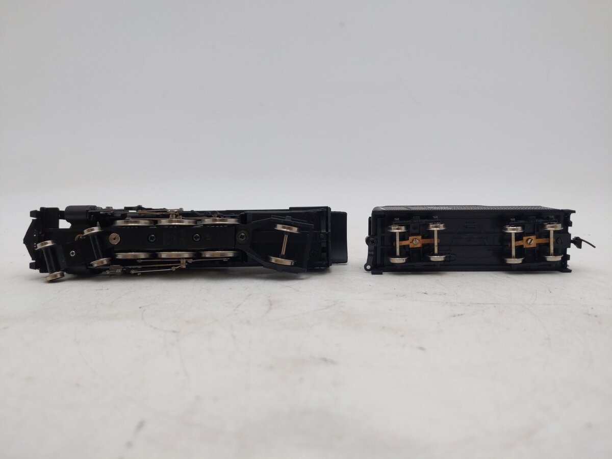 IHC M9895 HO Gauge Boston & Maine Class P-4 4-6-2 Pacific Locomotive #3713 EX/Box