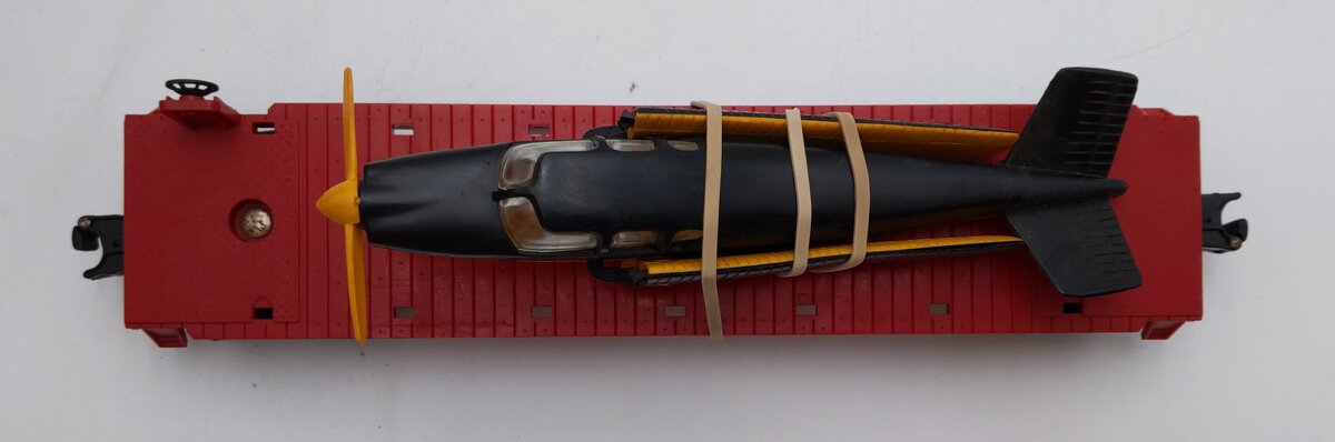 Lionel 6800 Vintage O Flatcar with Black over Yellow Airplane EX/Box