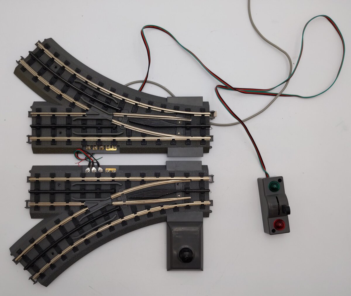 MTH O Gauge Right & Left Remote Switches: 40-1004 & 40-1005 [2] EX