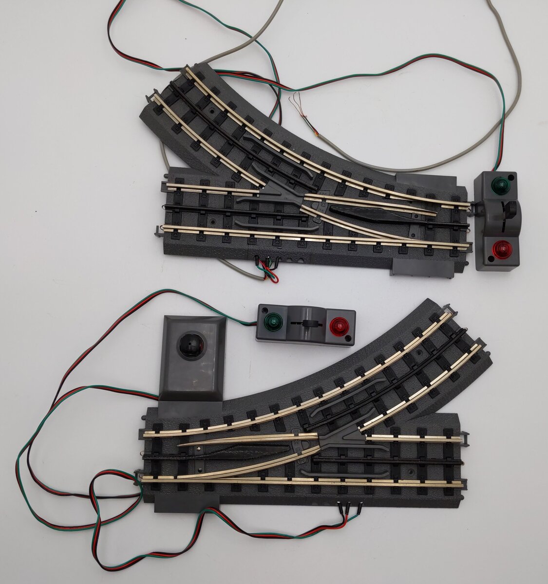 MTH O Gauge Right & Left Remote Switches: 40-1004 & 40-1005 [2] EX