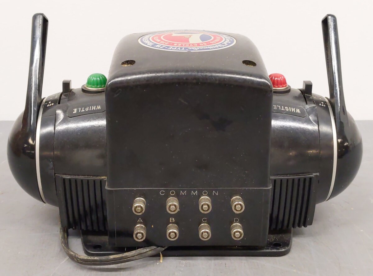 Lionel ZW Vintage O Gauge Trainmaster 275 Watt Transformer with Whistle VG/Box