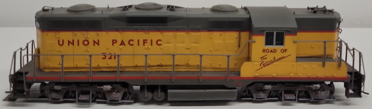 Proto 2000 21600 Union Pacific GP9 Locomotive Phase 3 w/Dynamic Brakes #321 VG
