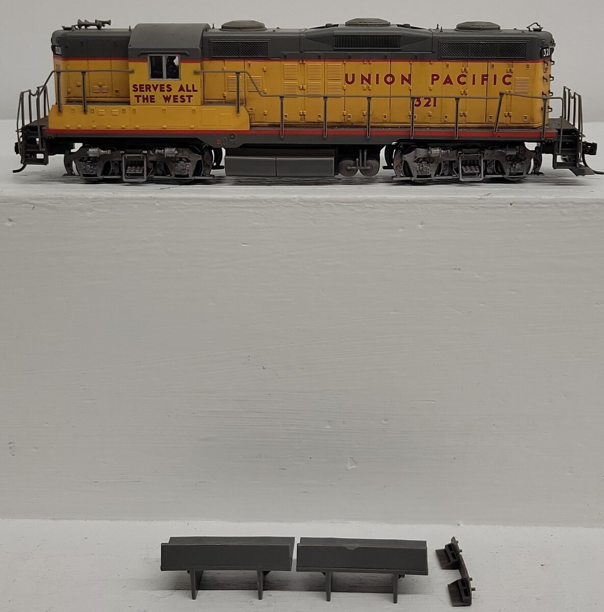 Proto 2000 21600 Union Pacific GP9 Locomotive Phase 3 w/Dynamic Brakes #321 VG