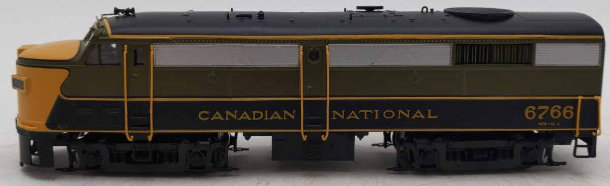 Proto 2000 8648 HO Scale Canadian National Unpowered FB2 Locomotive #6766 VG