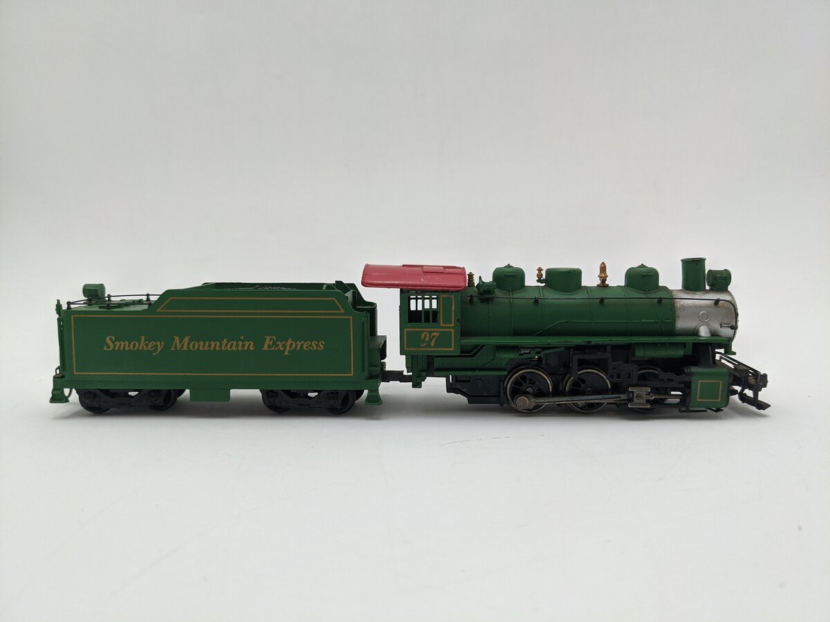 Bachmann 50440 HO Smokey Mountain USRA 0-6-0 w/Smoke & Short Haul Tender #97 EX