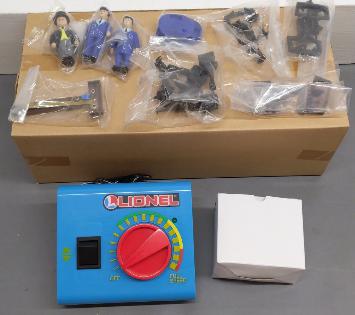 Lionel 8-81027 G Scale Thomas the Tank Engine Train Set VG/Box