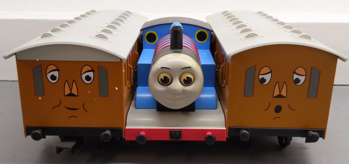 Lionel 8-81027 G Scale Thomas the Tank Engine Train Set VG/Box