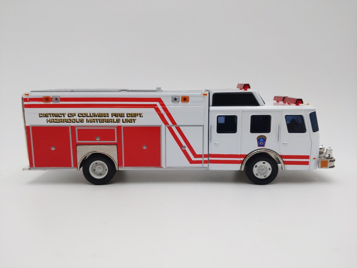 Corgi 52204 1:50 Washington DC E-One Rescue Fire Engine EX/Box
