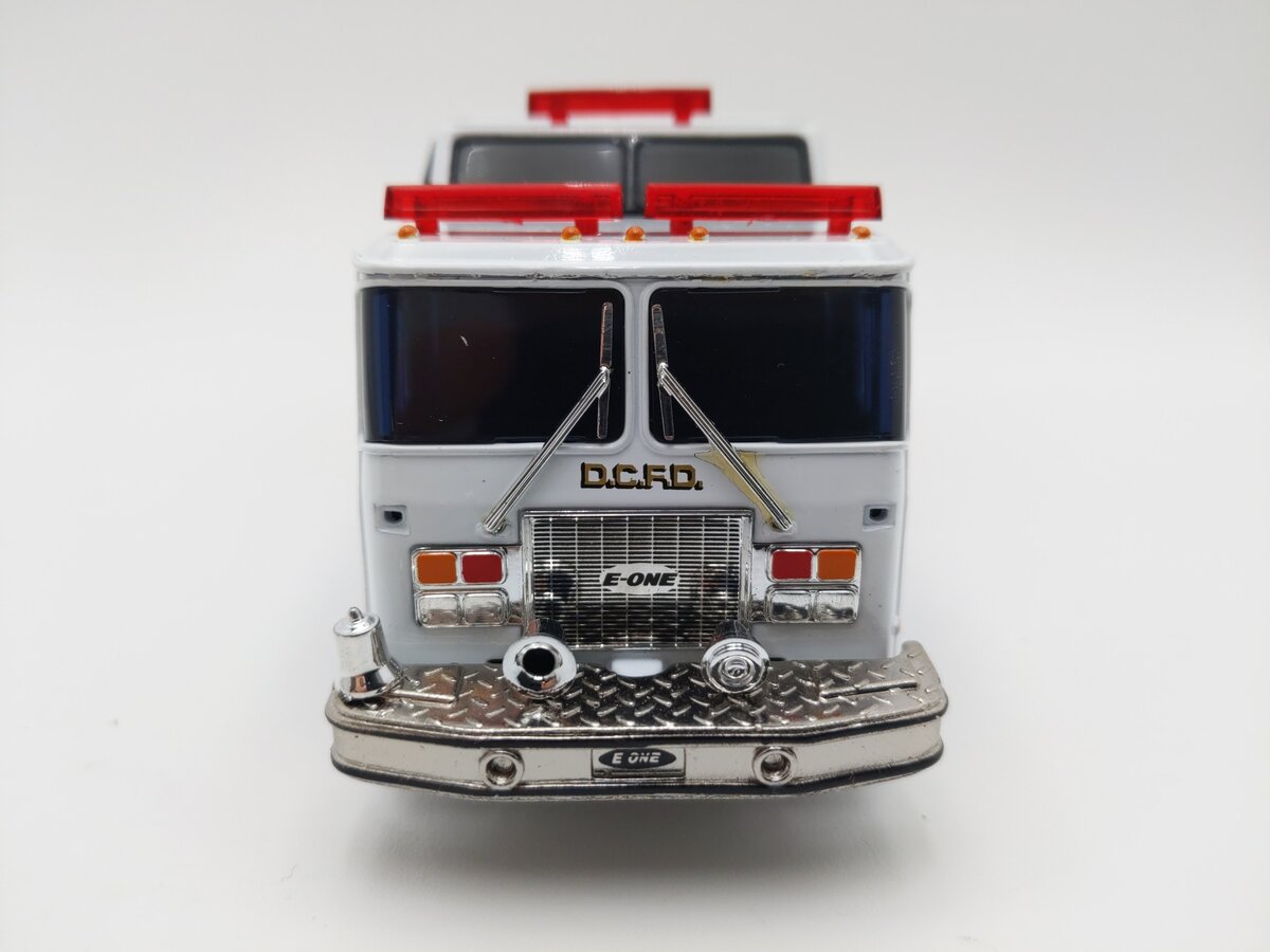 Corgi 52204 1:50 Washington DC E-One Rescue Fire Engine EX/Box
