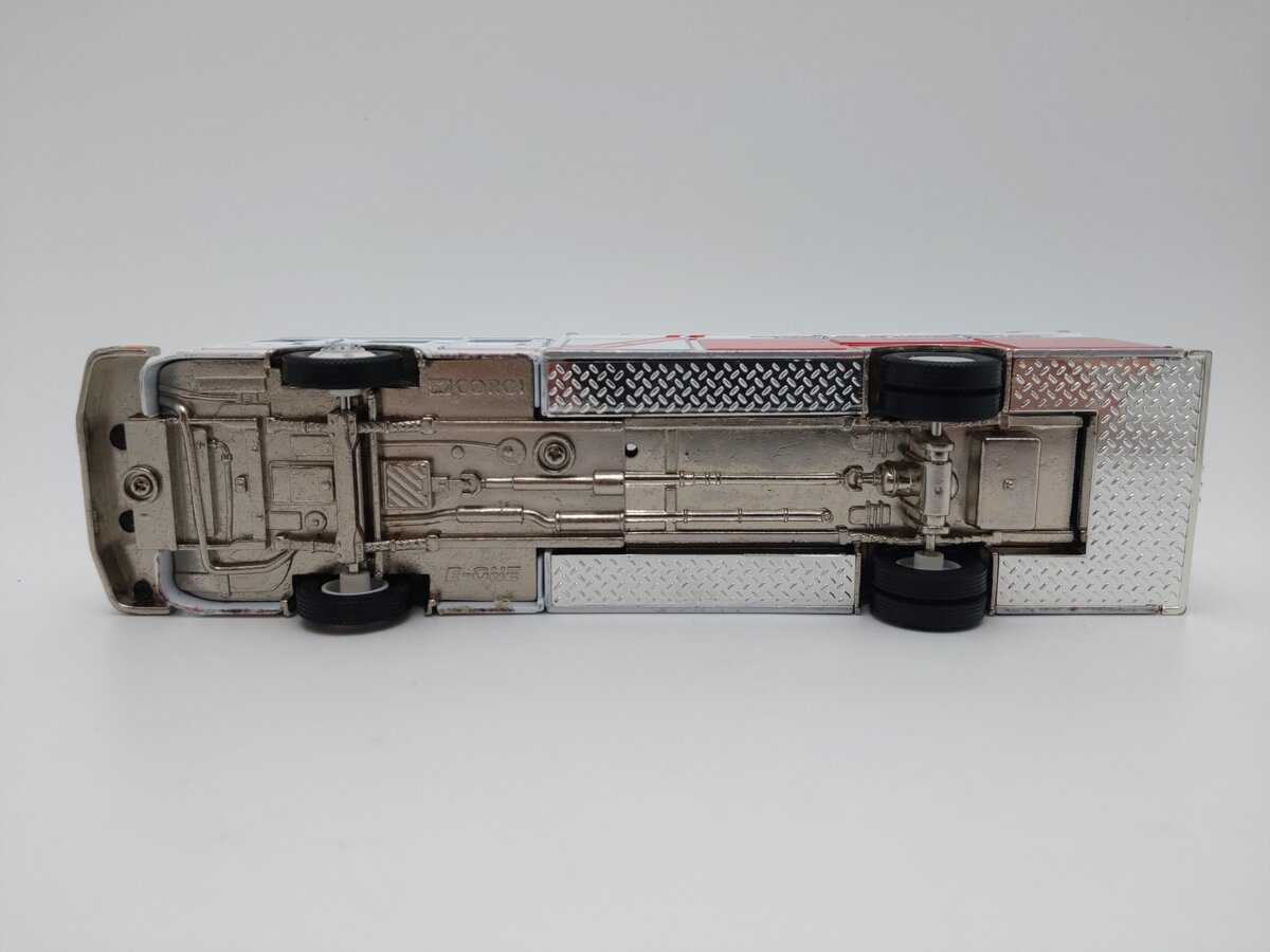 Corgi 52204 1:50 Washington DC E-One Rescue Fire Engine EX/Box
