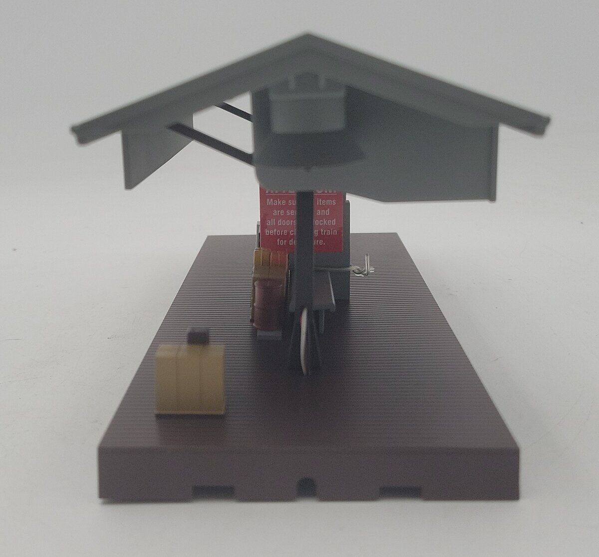 MTH 30-9111 O Gauge Operating Freight Middletown Station LN/Box