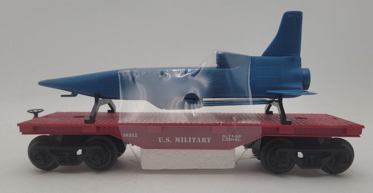 Lionel 6-16352 O Gauge US Military Flatcar w/ Cruise Missile #16352 EX/Box