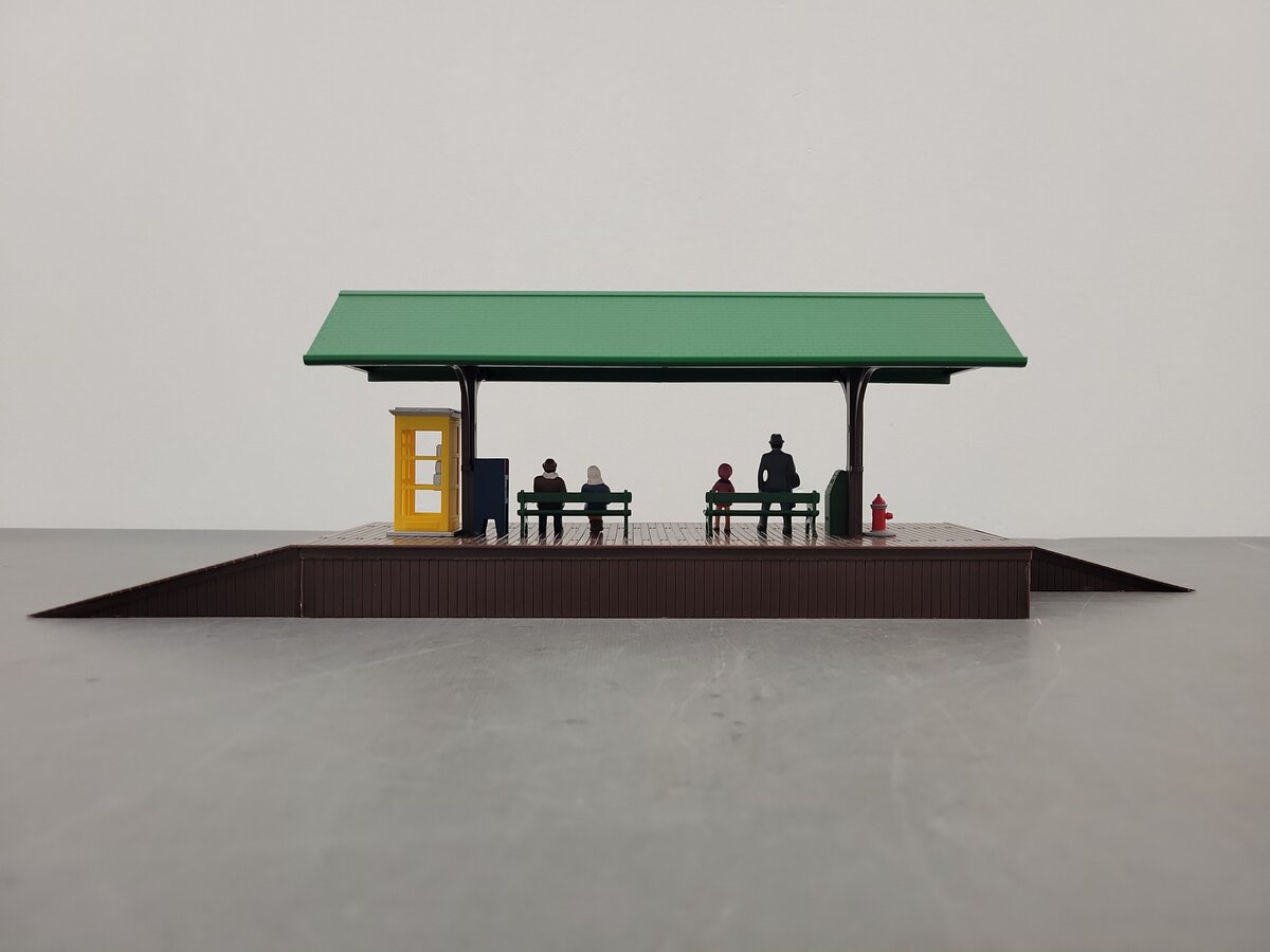 Model Power 6358 O Built-Up Station Platform EX/Box