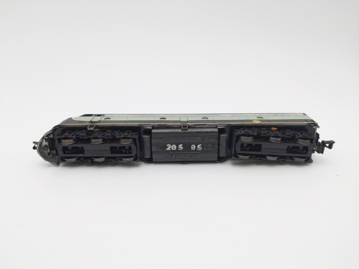Life Like 7186 Erie E8 Diesel Locomotive #824 EX/Box