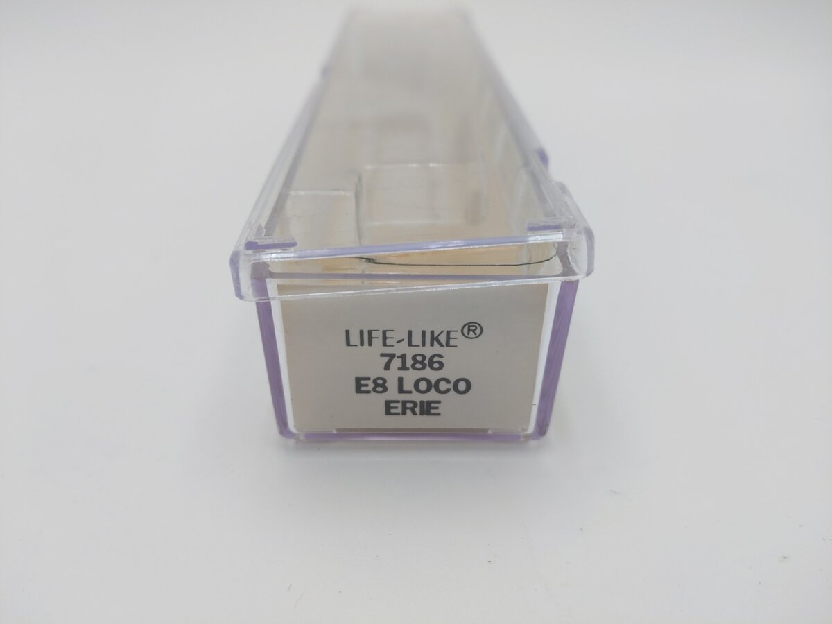 Life Like 7186 Erie E8 Diesel Locomotive #824 EX/Box