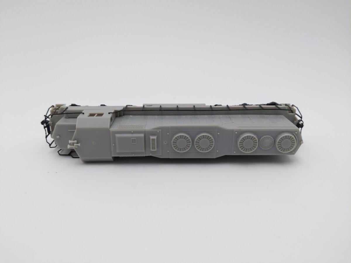 Atlas 49410 N Scale Undecorated SD-35 Diesel Locomotive w/o Nose Light EX/Box