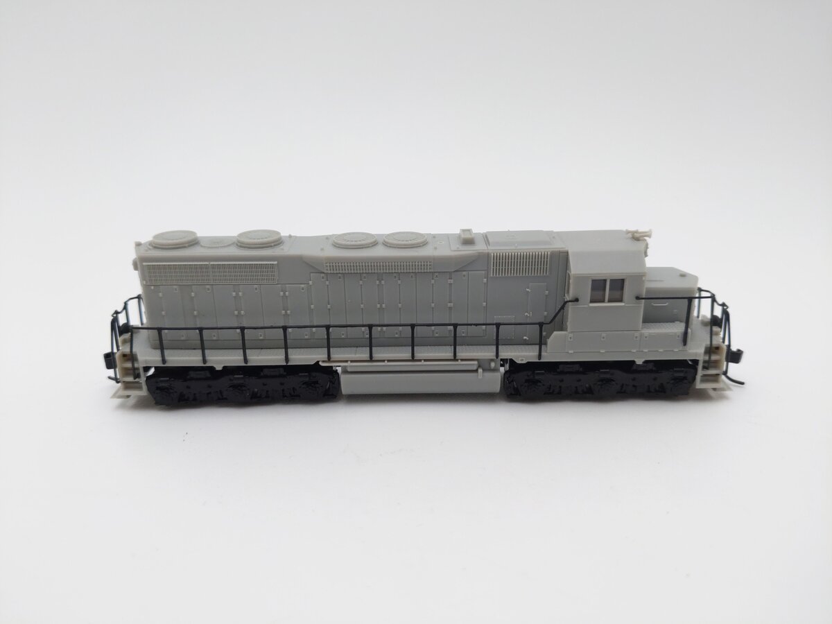 Atlas 49410 N Scale Undecorated SD-35 Diesel Locomotive w/o Nose Light EX/Box