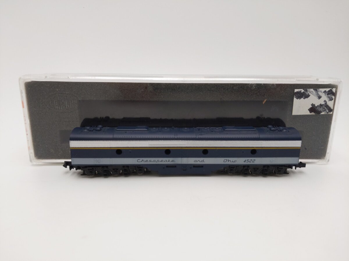 Con-Cor 223-2770 N Scale Chesapeake & Ohio EMD E8 Dummy B Unit #4522 EX/Box