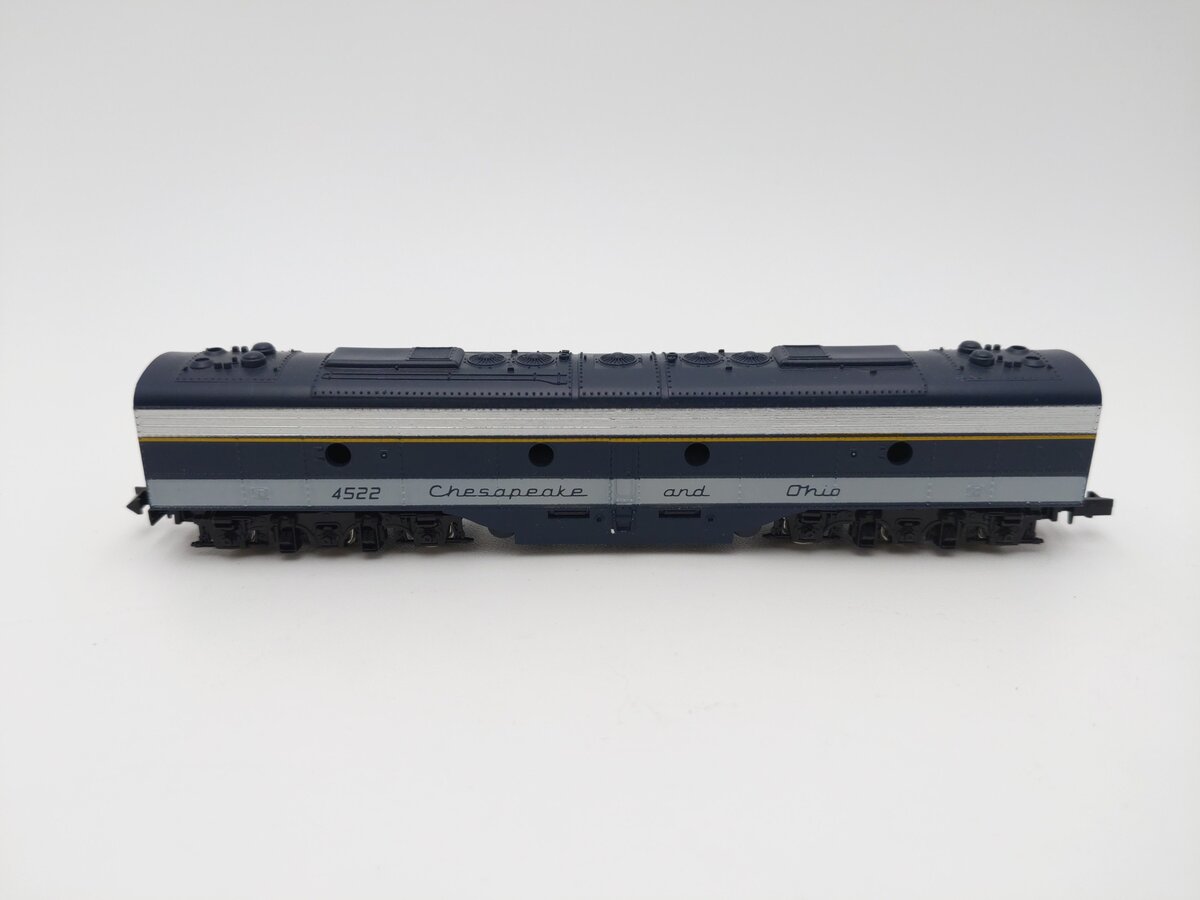 Con-Cor 223-2770 N Scale Chesapeake & Ohio EMD E8 Dummy B Unit #4522 EX/Box