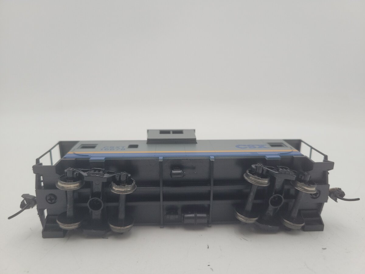 Walthers 931-1505 HO CSX Wide Vision Caboose #16678 - Ready To Run EX