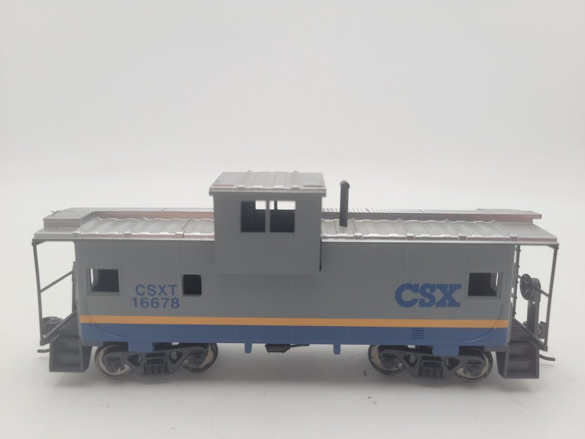 Walthers 931-1505 HO CSX Wide Vision Caboose #16678 - Ready To Run EX