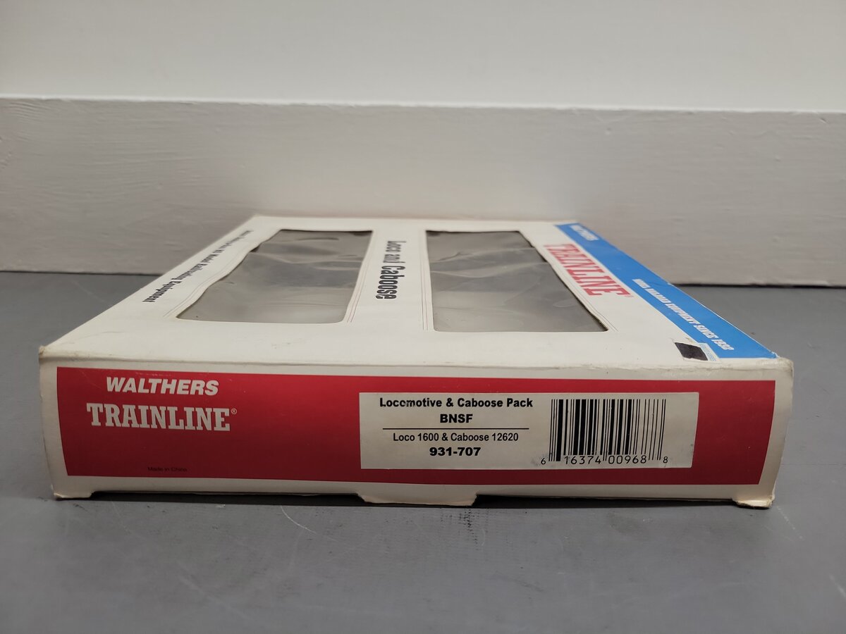 Walthers 931-707 HO Burlington Northern Santa Fe Loco Locomotive & Caboose RTR EX/Box