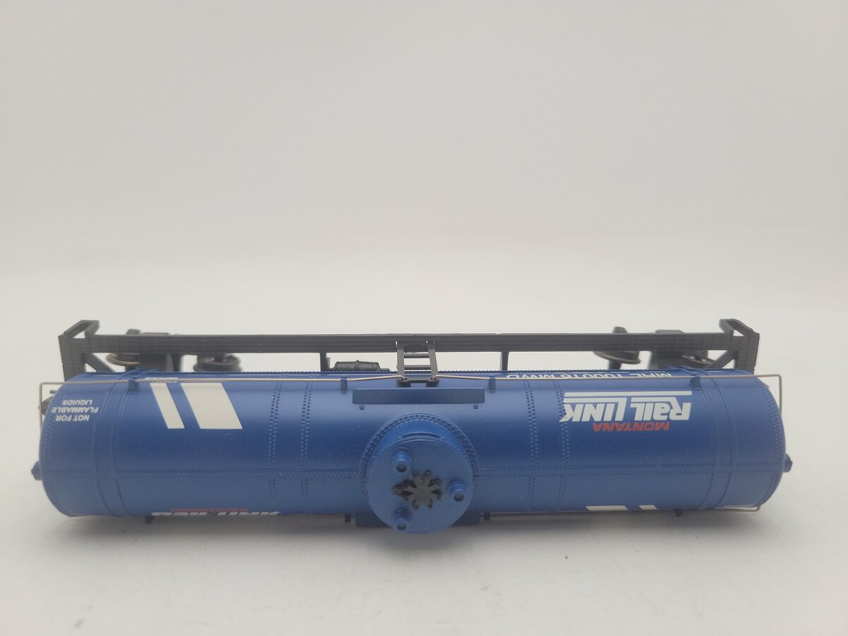 Walthers 931-1446 HO Montana Rail Link Tank Car #100016- Ready To Run EX/Box