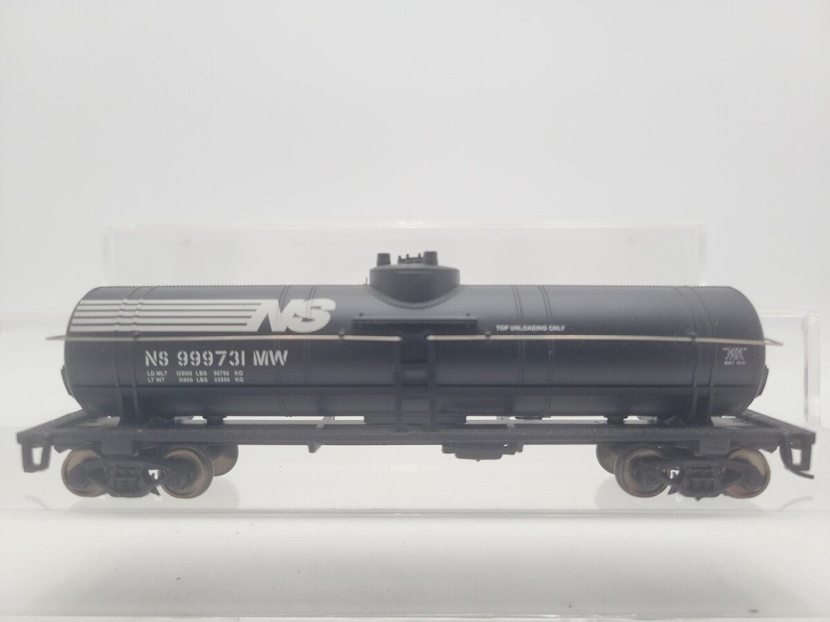 Walthers 931-1447 HO Norfolk Southern Tank Car #999731 - Ready To Run EX/Box