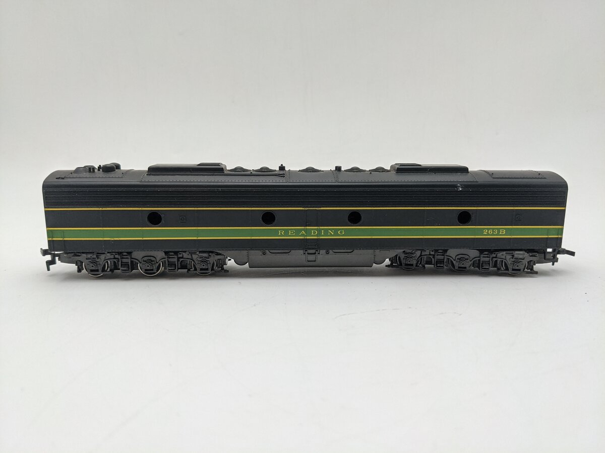 Rivarossi 6175 HO Scale Reading EMD E8 Diesel Powered #263B EX