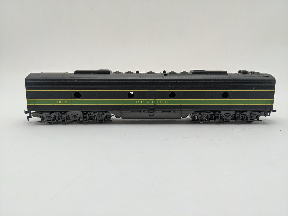 Rivarossi 6175 HO Scale Reading EMD E8 Diesel Powered #263B EX