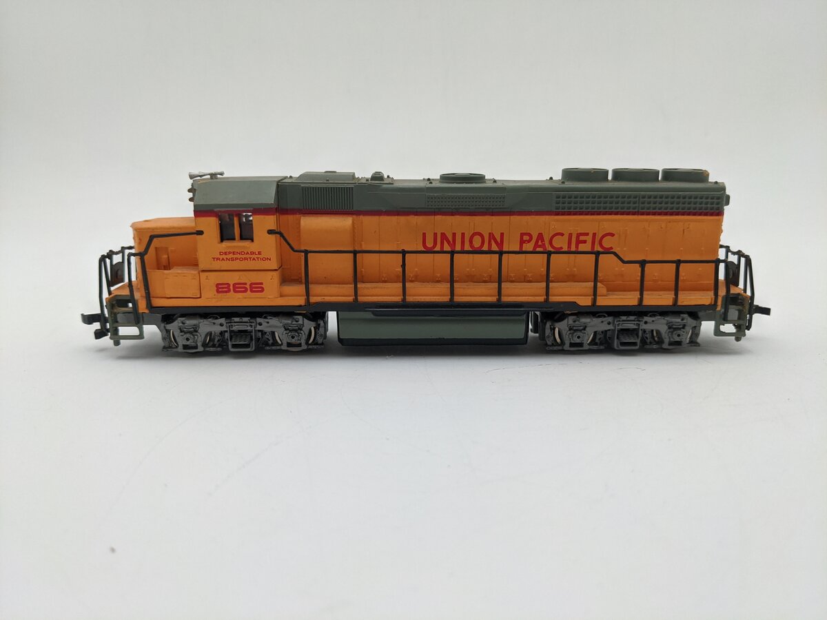 Bachmann 63501 HO Scale Union Pacific GP-40 Diesel Locomotive EX