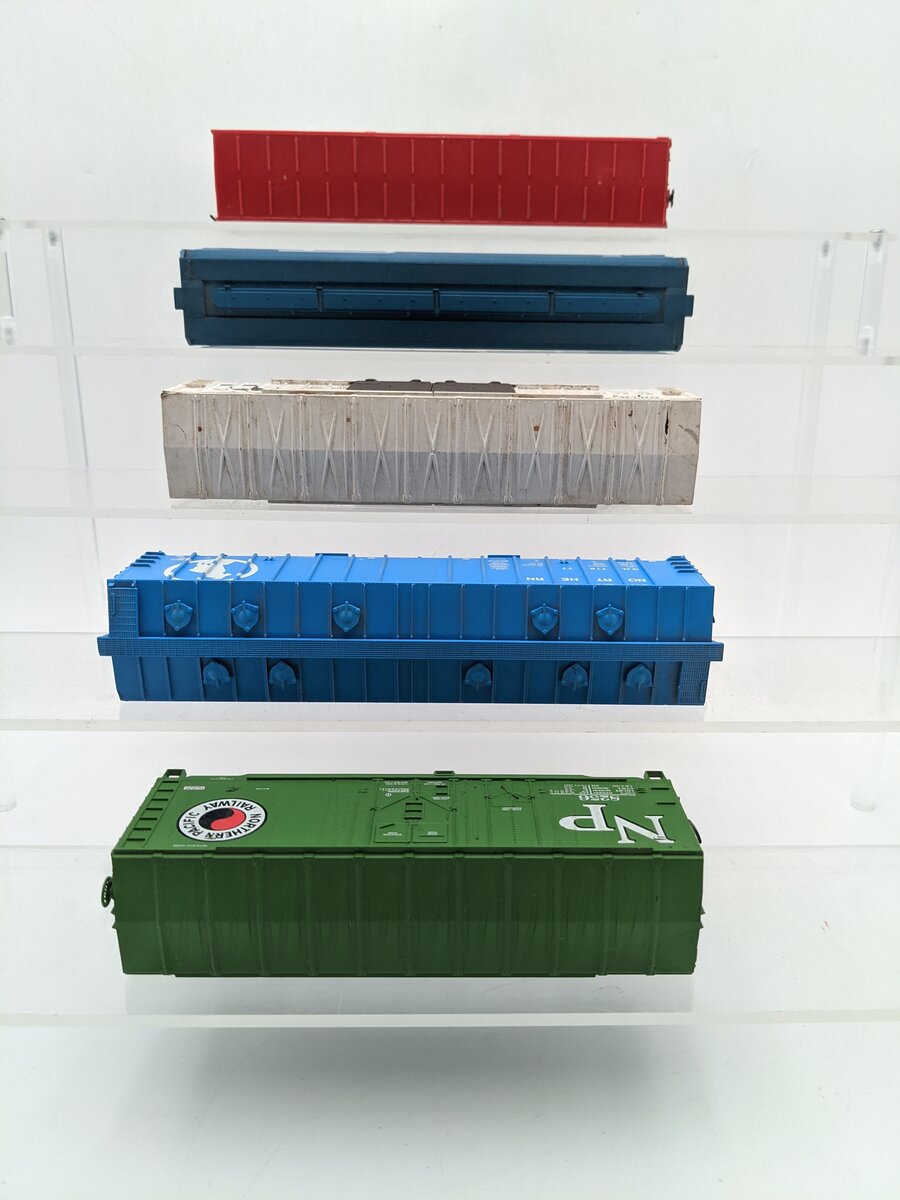 Athearn, Accurail, Bachman & Other HO Scale Assorted Freight Cars [5] EX