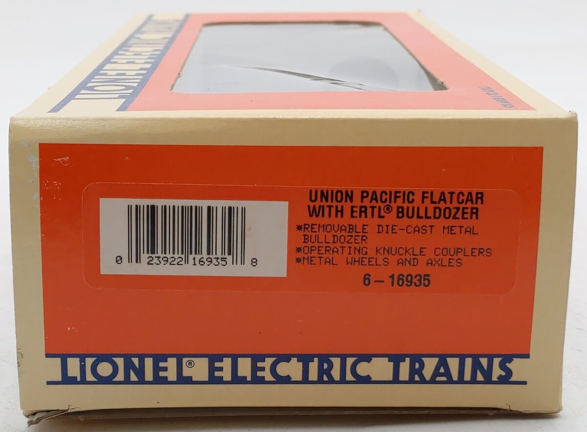 Lionel 6-16935 O Gauge Union Pacific Flatcar with Ertl Bulldozer EX/Box