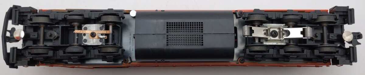 Lionel 6-18204 O Gauge Chessie System SD40 Non-Powered Diesel Locomotive #8204 EX/Box