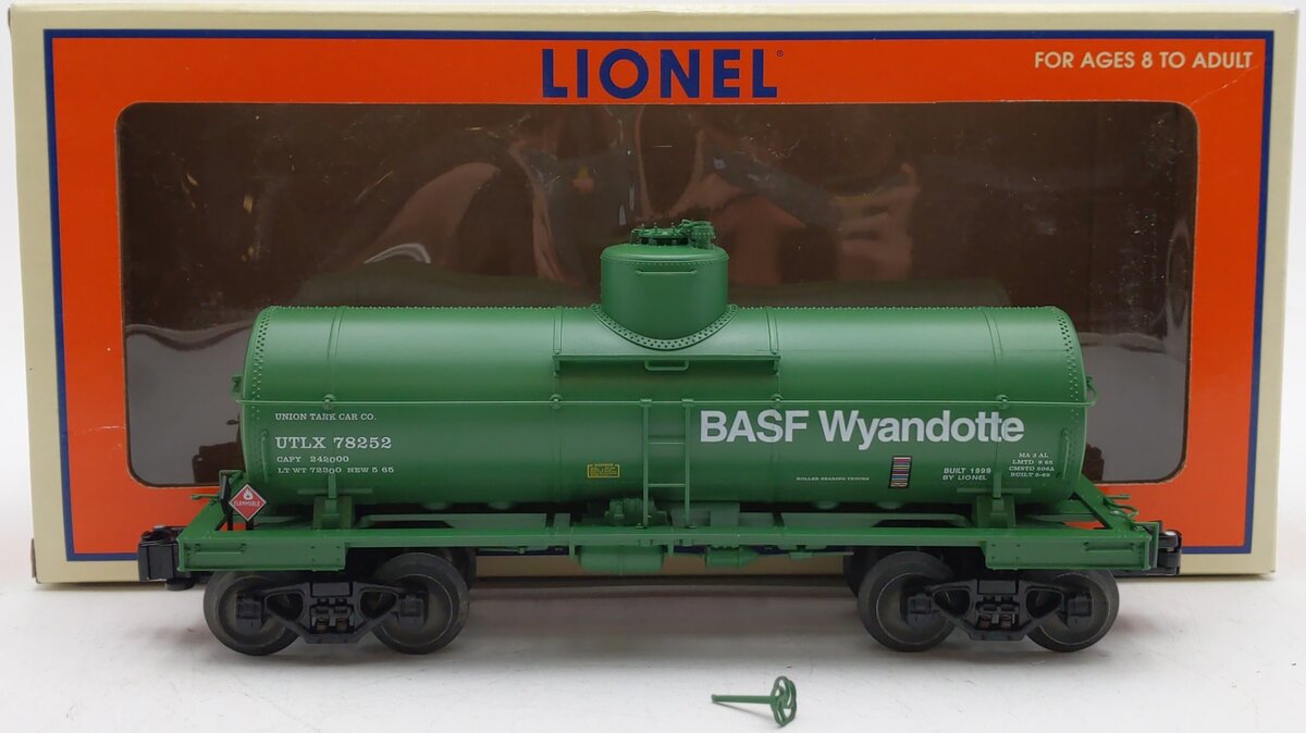Lionel 6-19614 O Gauge BASF 8,000 Gallon Tank Car #78252 EX/Box