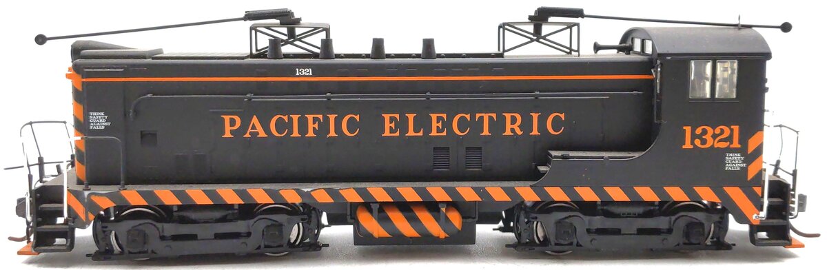 Walthers 6-23345 HO Pacific Electric Diesel Baldwin VO-1000 DC w/Trolley #1321 EX