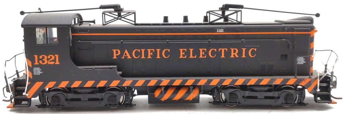 Walthers 6-23345 HO Pacific Electric Diesel Baldwin VO-1000 DC w/Trolley #1321 EX