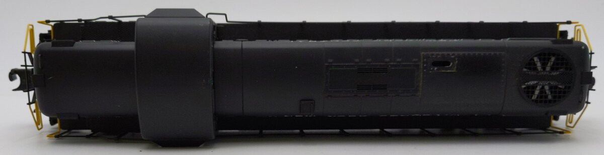 K-Line K2470-8322 O New York Central RS-3 Powered Diesel Locomotive #8322 VG/Box