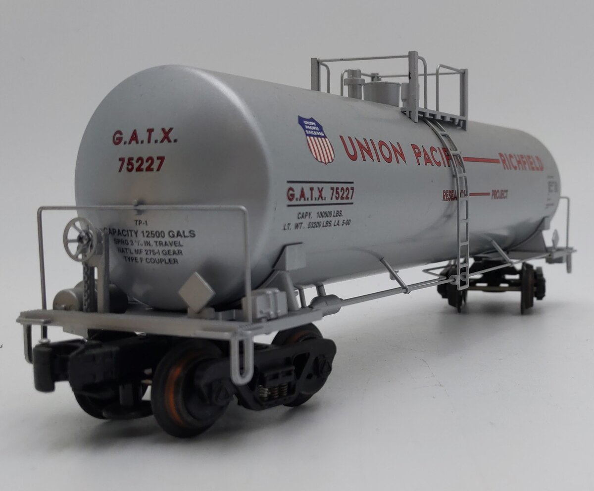 K-Line K6333-2111 O Gauge Union Pacific Research Project Tank Car #75227 EX/Box