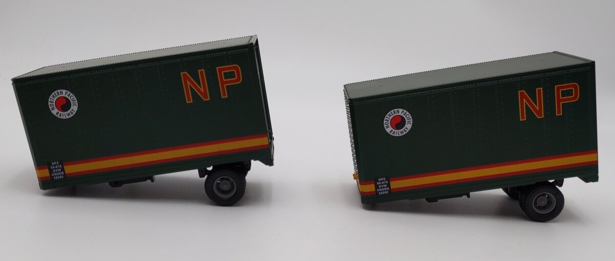 MTH 20-98105 Northern Pacific Flatcar with 2 Short NP Trailers #66152 EX/Box