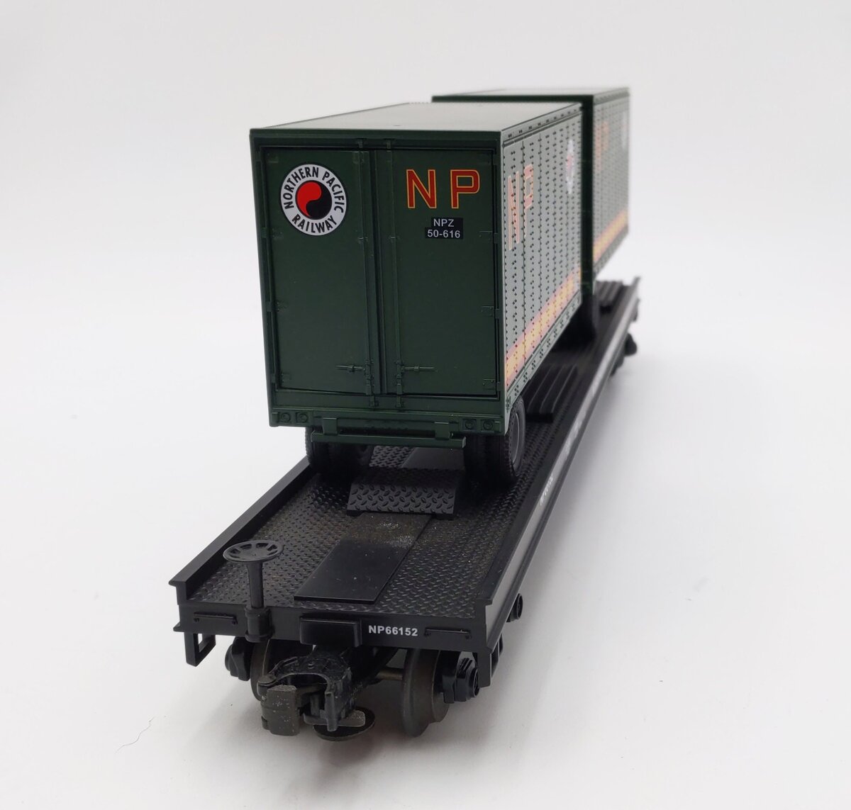 MTH 20-98105 Northern Pacific Flatcar with 2 Short NP Trailers #66152 EX/Box
